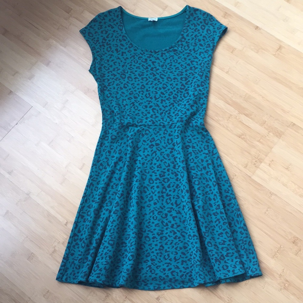 Splendid leopard fit & flare dress xs